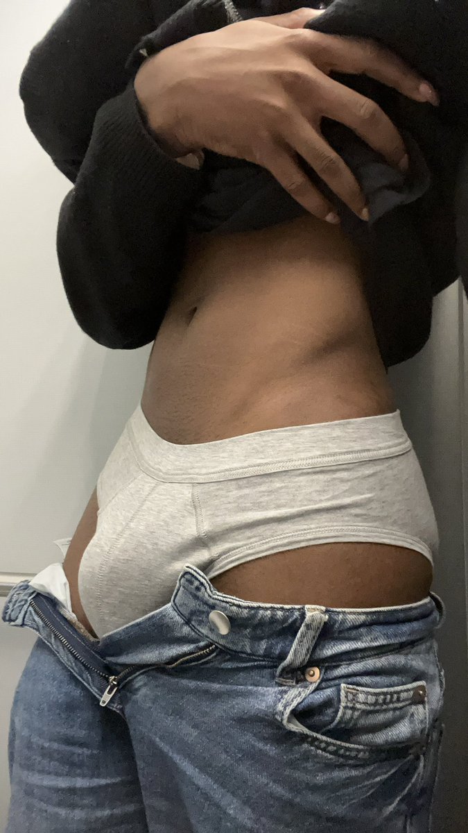 Vannialll's tweet photo. my waist is so slutty jesus christ https://t.co/fxl33dwYbB