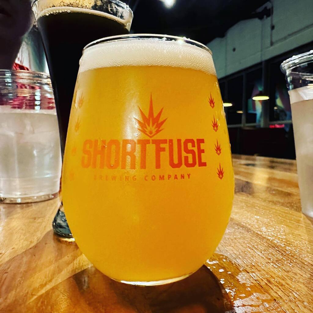A little juice at @shortfusebeer 
#hazyipa #craftbeer #weekendvibes instagr.am/p/CsQ86weuQxZ/