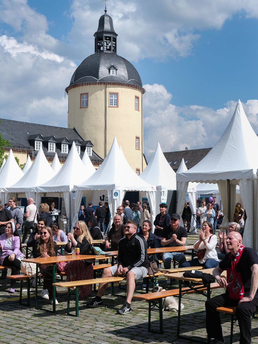 UniSiegen's tweet photo. Das war die Offene Uni 2023 🎉 The Open University 2023: https://t.co/1Yn2TWawpA #UniSiegen #OffeneUni #OffeneUni23 #StudierenInSiegen https://t.co/WQ07KSh0HI