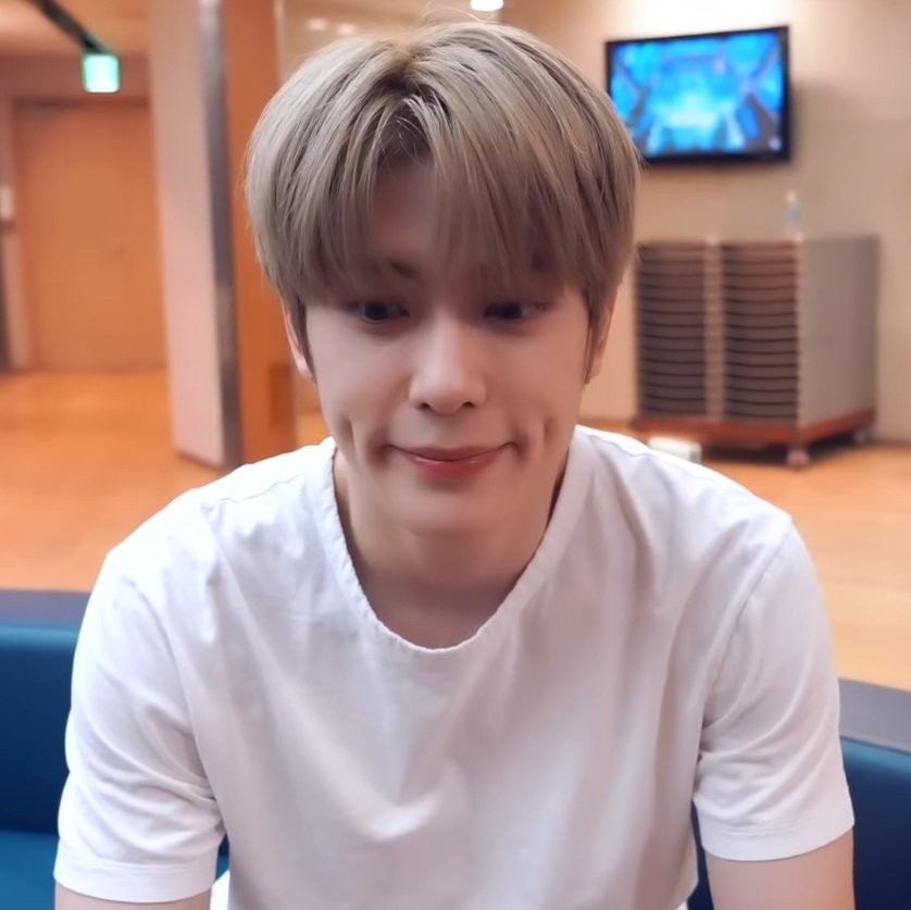 JJHLOOKS's tweet photo. 🤏🏻🍑 https://t.co/DU0bDgOPa1