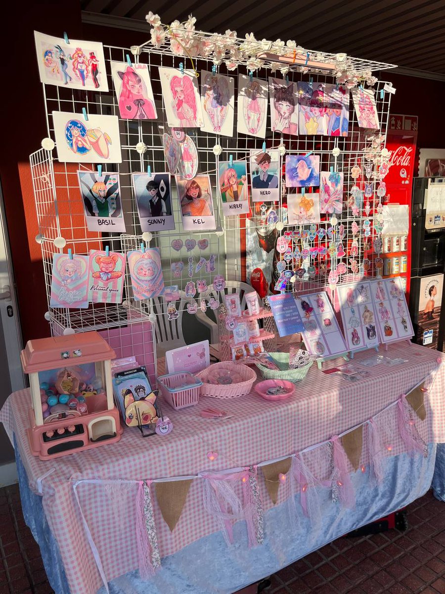 UsakoArtist's tweet photo. Muchas gracias a todos 🥺🩷 ha sido una experiencia súper chula.

Espero que nos veamos en el próximo evento! 💖💖💖💖 https://t.co/hnubYO8HnO