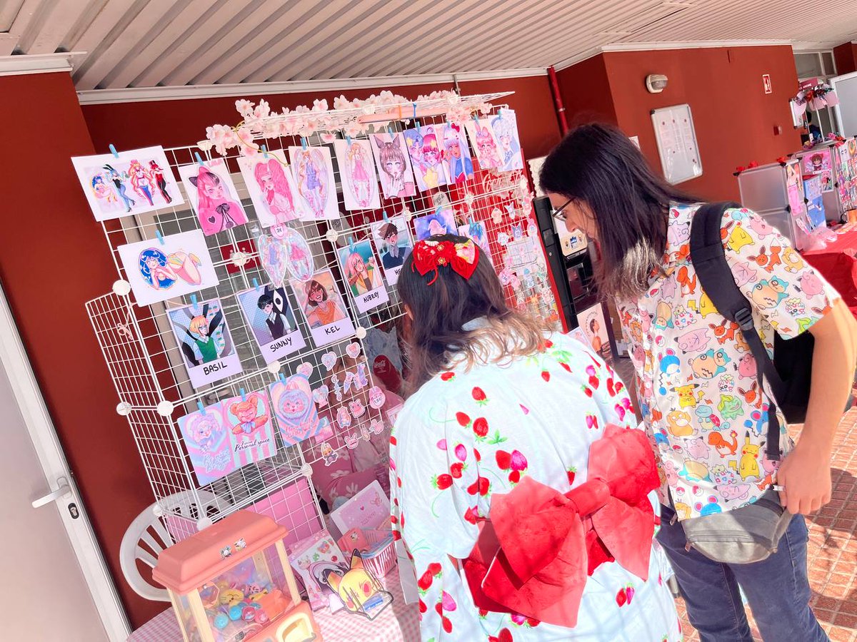UsakoArtist's tweet photo. Muchas gracias a todos 🥺🩷 ha sido una experiencia súper chula.

Espero que nos veamos en el próximo evento! 💖💖💖💖 https://t.co/hnubYO8HnO