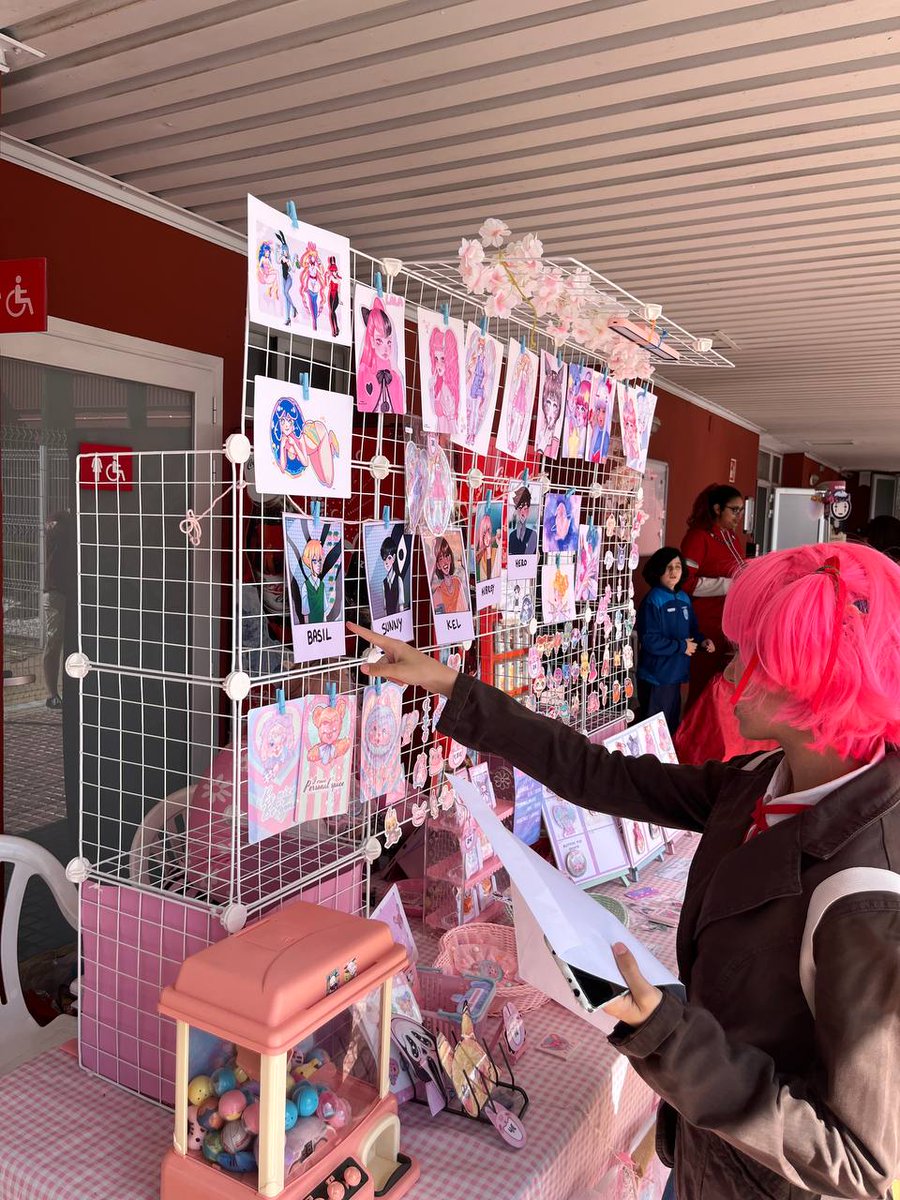 UsakoArtist's tweet photo. Muchas gracias a todos 🥺🩷 ha sido una experiencia súper chula.

Espero que nos veamos en el próximo evento! 💖💖💖💖 https://t.co/hnubYO8HnO