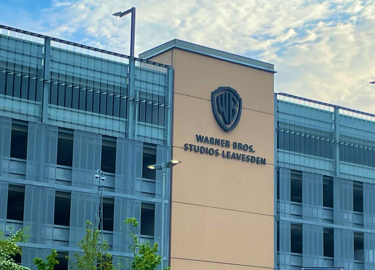 Waffles for Warner Bros. 
Got a nice ring to it 👌🏽
Pleasantly treated the cast and crew yesterday down on set at the studios 🎥