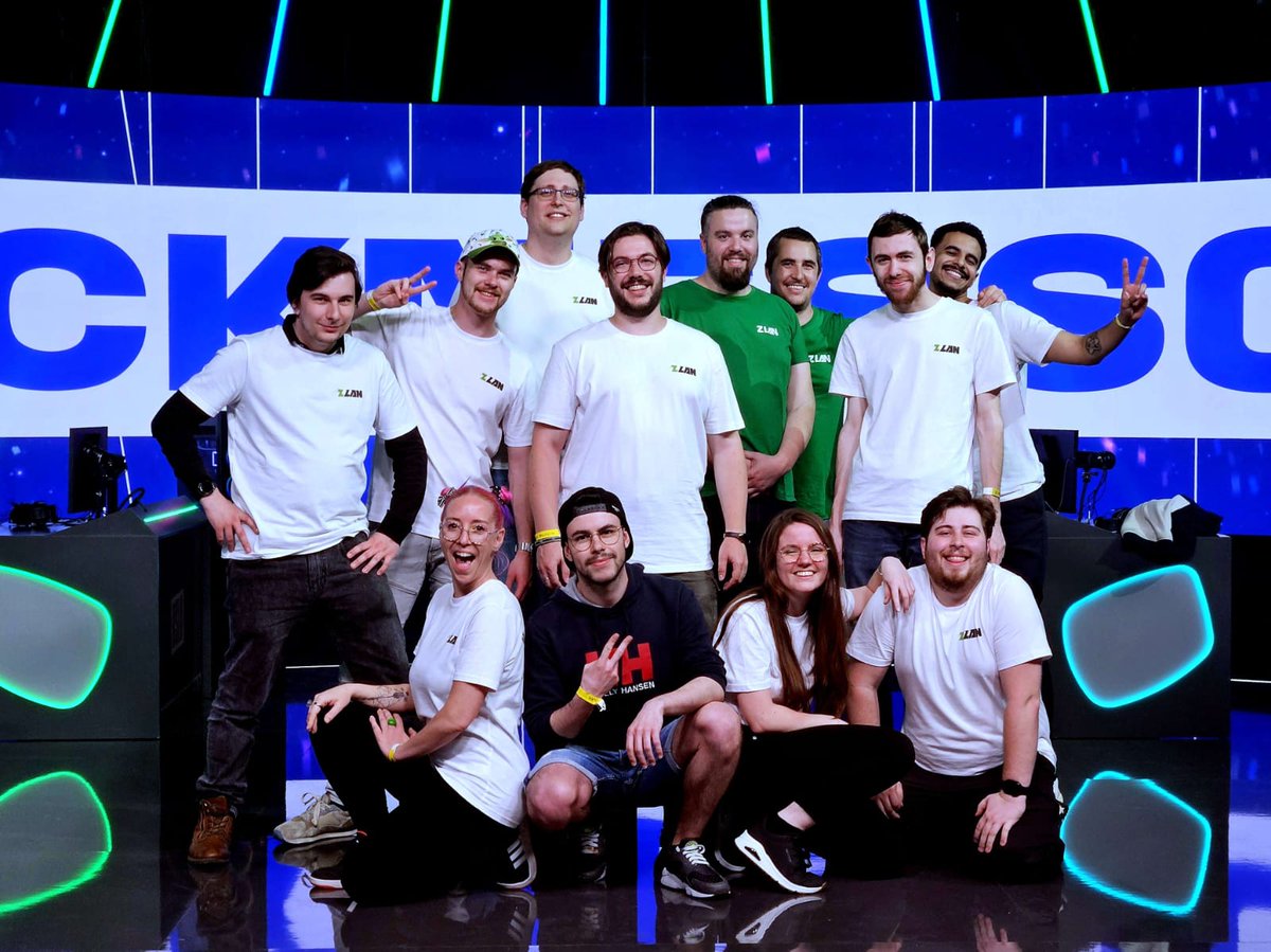 Bad99Gones's tweet photo. Et évidemment rien n'aurait été possible sans cette équipe de cracks. 

C'est grâce à eux que le tournoi tourne et que tout s'enchaîne relativement bien. 

🫶 https://t.co/ATtaQVfmtD