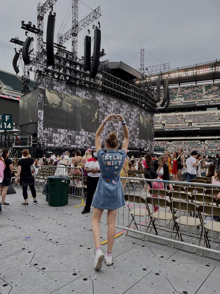 It was rare, I was there, I remember it all too well… 
From Bologna (Italy🇮🇹) to #PhillyTSErasTour 🫶🏻
Honestly I don’t know to go on with my life after yesterday night
#TSTheErasTour @taylornation13