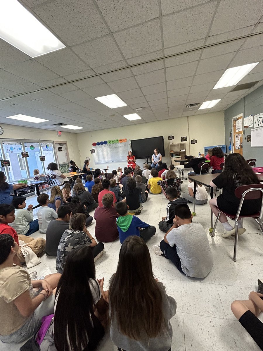 WBESbears's tweet photo. Thank you to the amazing @RMSortn School Counselors for coming to speak to our 4th grade students today!  @ORSchools @FriendsofORS @WBrookPTO @RMSORPTSA 
#Transition 
#BearstoRAMS 🐻🐏 https://t.co/3p2FyLXwa3