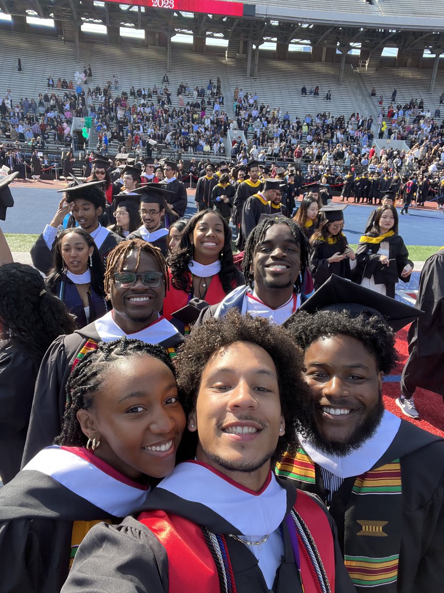 calebjohnson77's tweet photo. #PennGrad #BlackExcellence #ItsAParadeInsideMyCity #PricejustwentUP https://t.co/yvWHVEUQjo