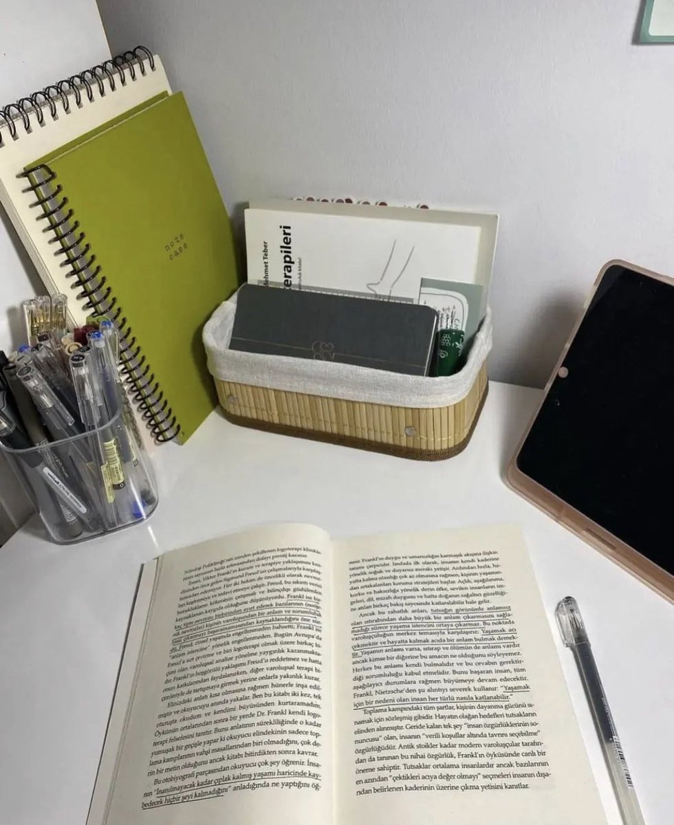 crtethan_'s tweet photo. 📝 GCSE’s 🔜 https://t.co/QdGSbn5lDb