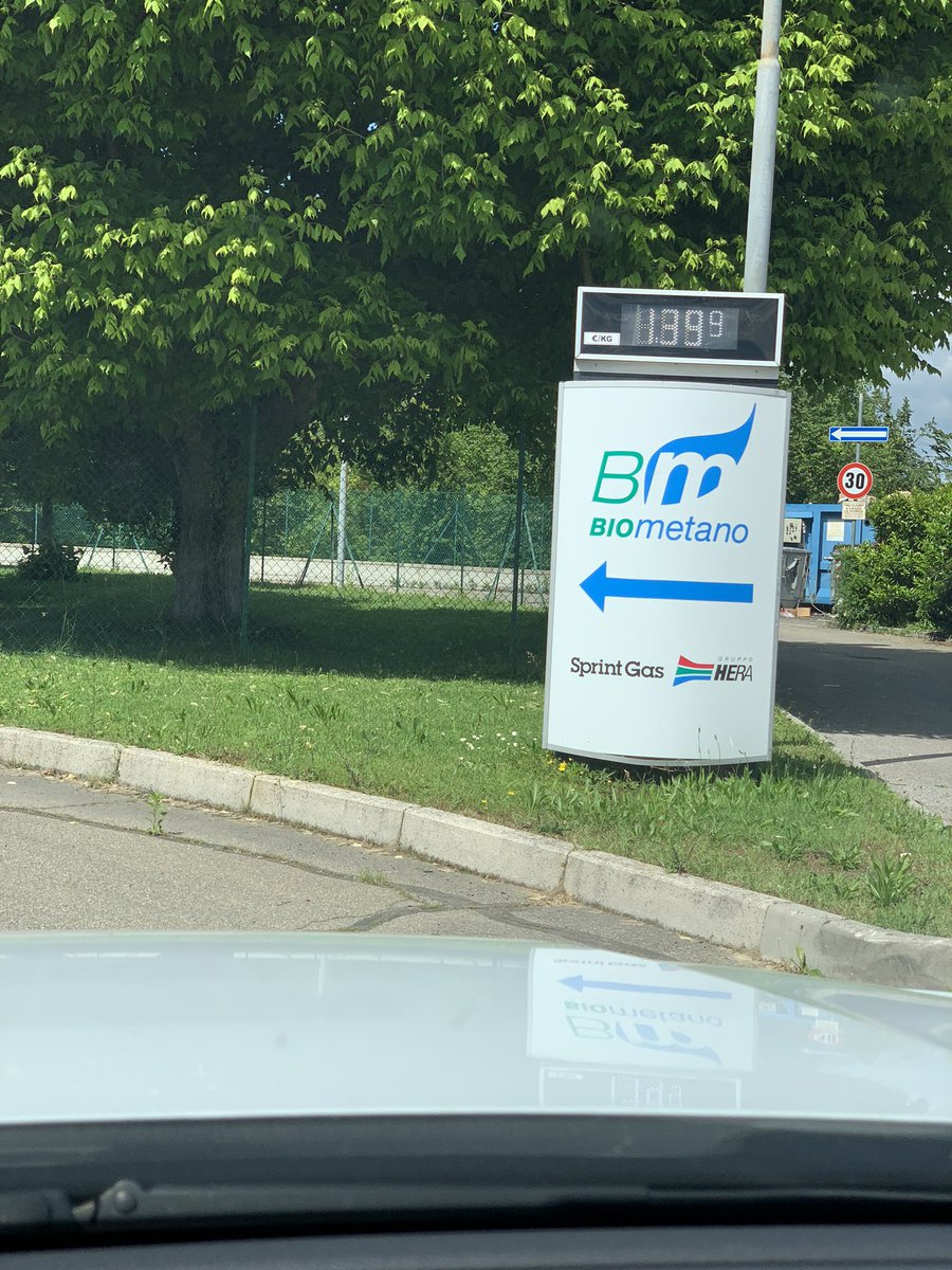 FabioGabanella's tweet photo. … quando senti di aver fatto la scelta giusta: ecologico ed economico 😅🤑 https://t.co/KC0IhkG9Ic