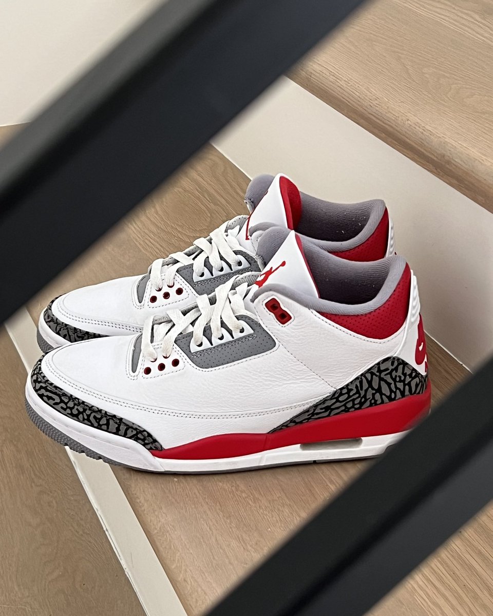 RPHorn's tweet photo. Monday Motivation! Big week ahead. Let’s go!

#jordan3 #nike #sneakers #kotd #snkrsliveheatingup #yoursneakersaredope #jordan3firered https://t.co/1Y74tsPyjr