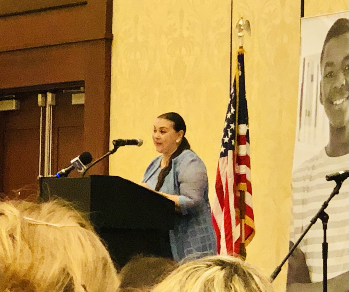 darlene_allen's tweet photo. @SANDRISCANO accepting the @RIKidsCount Factbook on behalf of the @RISenate. #ChampionForChildren #Education #ChildCare #FoodForChildren #TraumaInformed https://t.co/3UCLRCnAdx