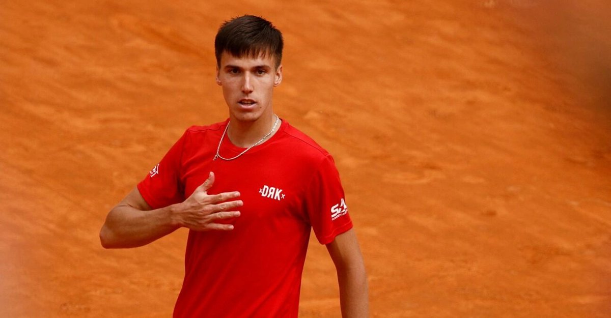 gasparlanca's tweet photo. Fabian Marozsan in March 2022: Loulé Open champion, the biggest title of his career at the time (ITF M25)

Fabian Marozsan in May 2023: arrives in Rome without wins against top 100, plays the first ATP main draw of his career and upsets Carlos Alcaraz to reach the Round of 16 https://t.co/foeO2JvW6R