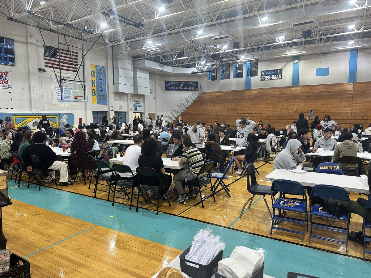 drvsmith's tweet image. Had the privilege of having breakfast with the graduating seniors at GHS! #OwnTomorrow