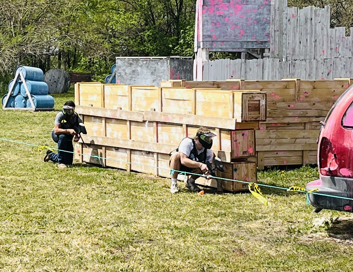 CircleFootball_'s tweet photo. We had a great time this past Saturday playing paintball as a team. Another awesome opportunity to get to know our incoming Freshman &amp; fellowship together with our players &amp; coaches.  #NextPlay #thrivein375 https://t.co/G0XswlOhZX