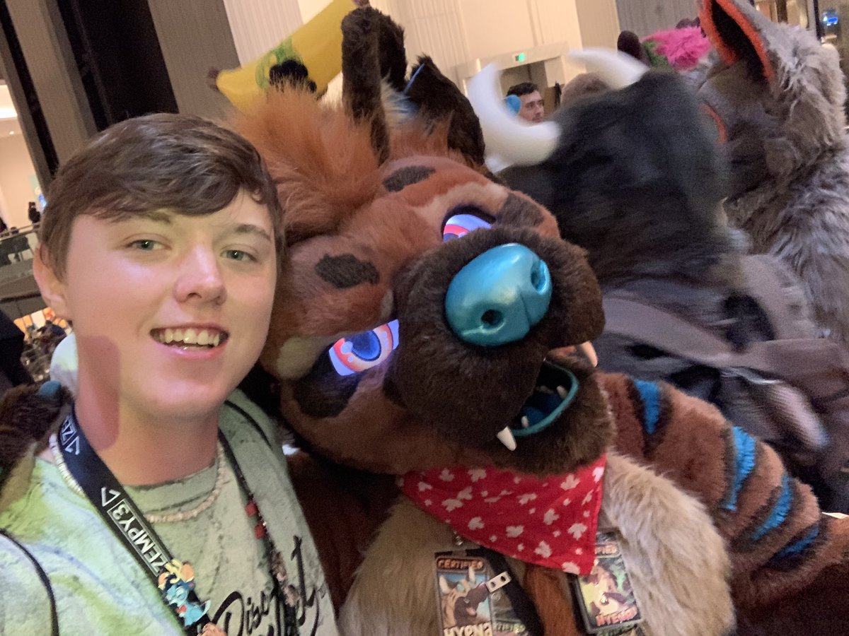 LincolnWuff's tweet photo. @arihyena @RykerYeen @jayfoxcat (Deso your @ keeps not working xD) https://t.co/57fwRNNdLn