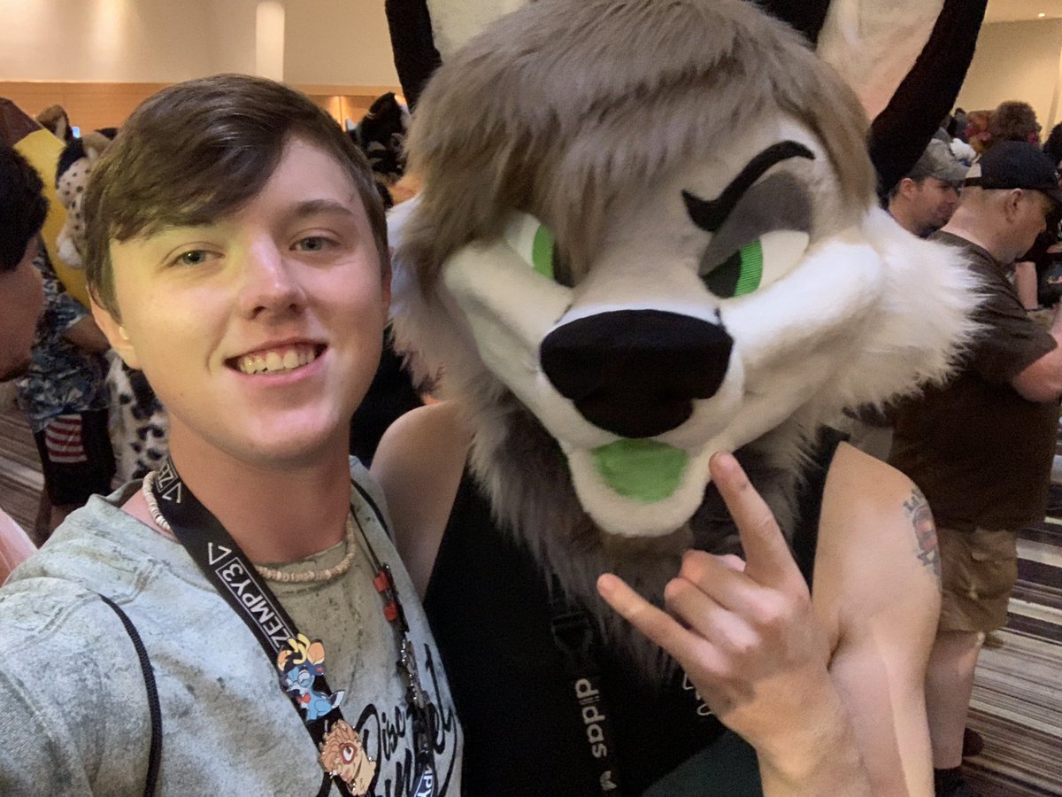 LincolnWuff's tweet photo. @arihyena @RykerYeen @jayfoxcat (Deso your @ keeps not working xD) https://t.co/57fwRNNdLn