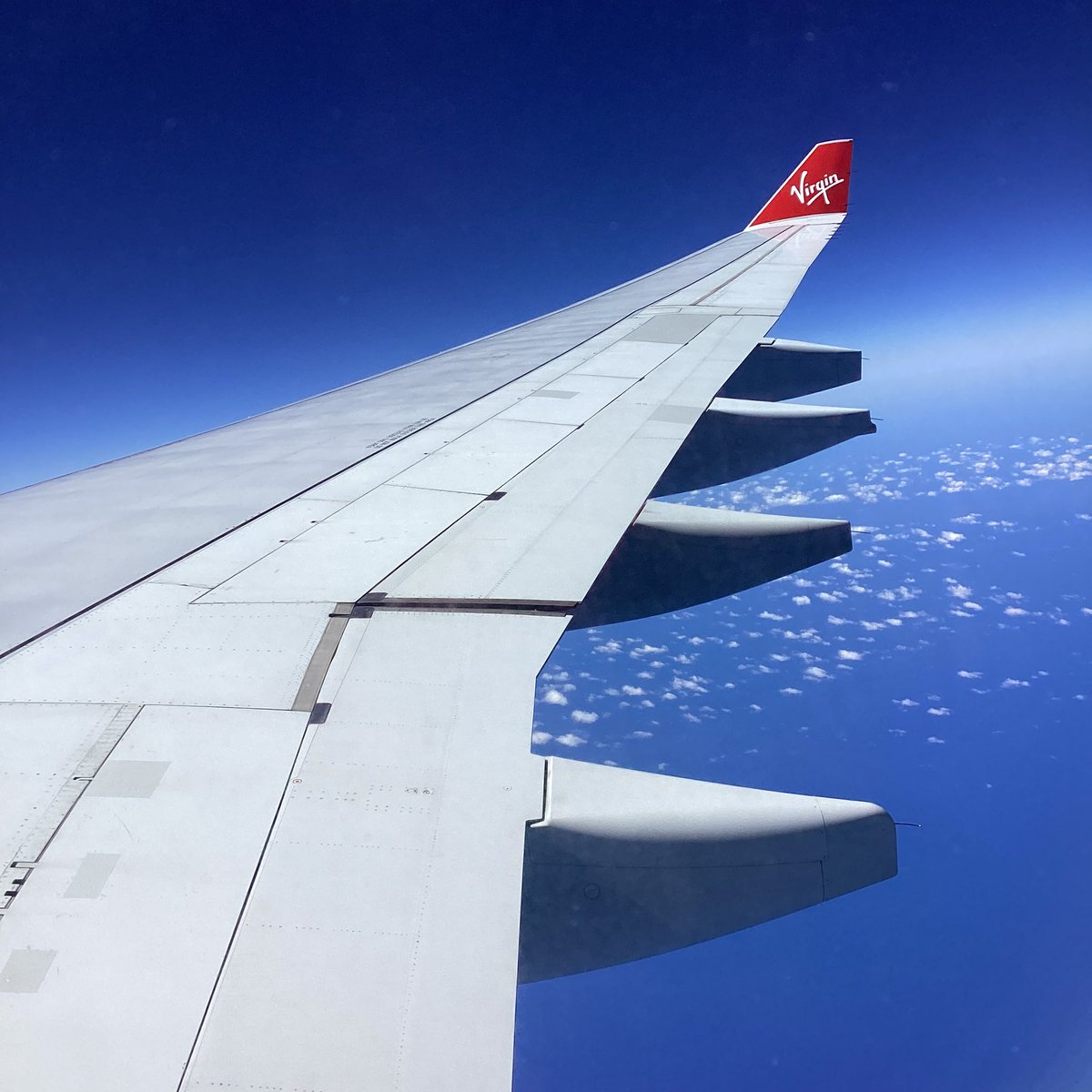 Bev8228's tweet photo. @VirginAtlantic I took a similar picture flying to Orlando on VS75 from Manchester in April. ❤️ https://t.co/35GMvNcGCW