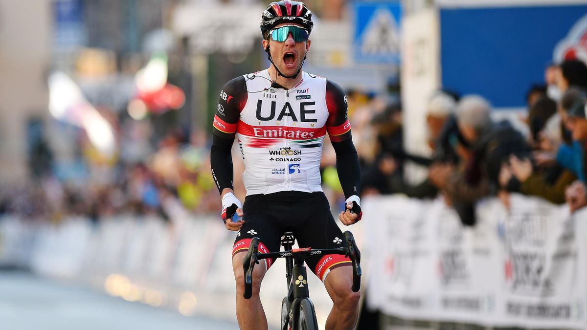 Cyclingtimenews's tweet photo. Jan #Polanc (classe 1992) lascia il ciclismo per problemi cardiaci. "Non è così che volevo concludere la mia carriera, ma se mi guardo indietro sono soddisfatto e felice" 🇸🇮
Tra le vittorie più prestigiose due tappe al Giro d'Italia. L'ultimo successo al Trofeo Laigueglia 2022. https://t.co/h6Em7PWzvh