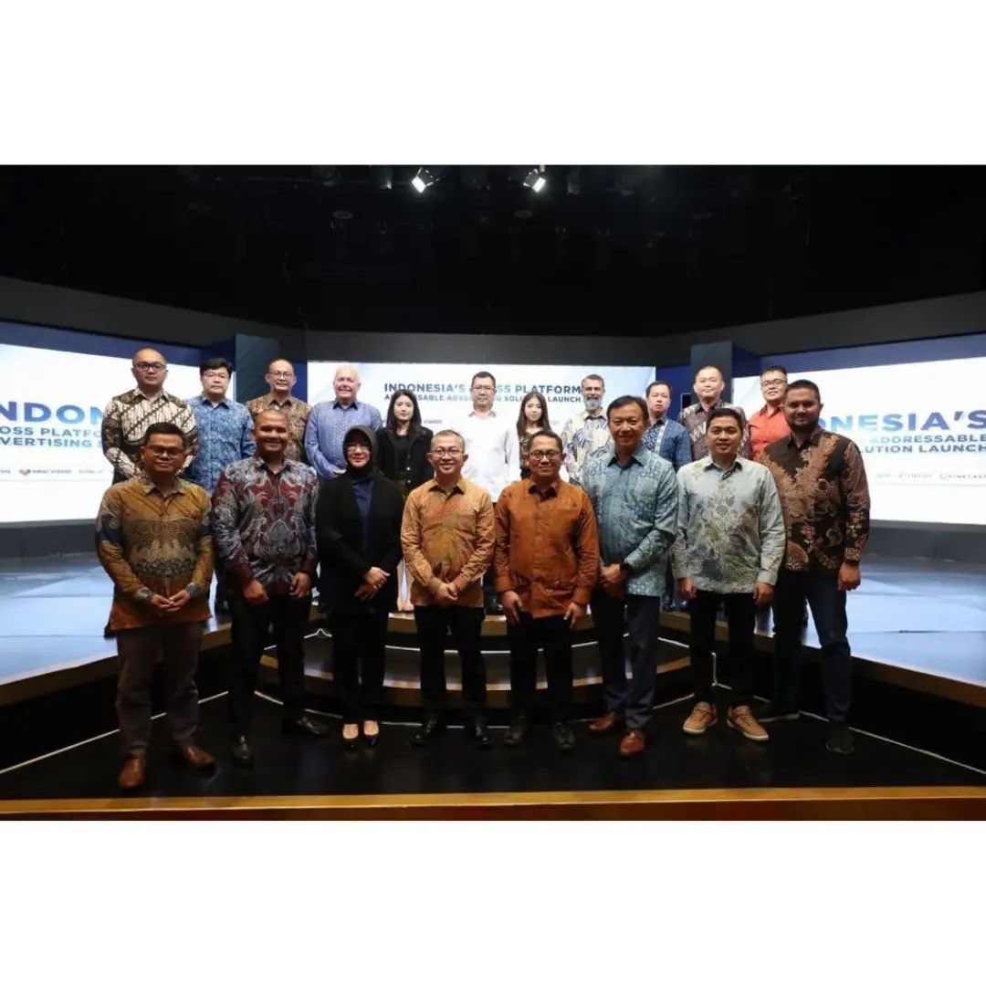 okezonenews's tweet photo. Repost dari Bapak @hary_tanoe

https://t.co/KsdHFA73zF

#HaryTanoesoedibjo #DavidDowney #Invidi #Finecast #Targeted #Advertising #MNCGroup https://t.co/8580DNjL2H