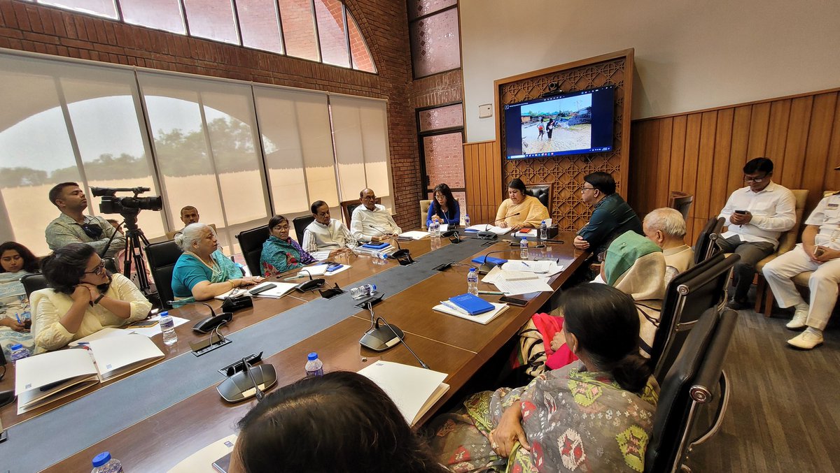 The_MahmudHasan's tweet photo. #Parliamentarians are well-positioned to take action & deliver much-needed lasting results for a climate-resilient nation! Important & timely discussions held on #ClimateSecurity #ClimateFinace #LossAndDamage in a dialogue arranged 4 the #MPs by #BangldeshParliament & @UNDP_BD https://t.co/07LnL8hCOs