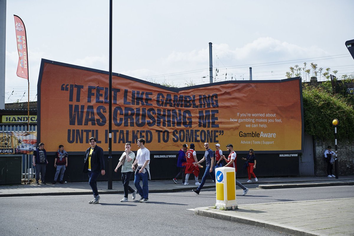 Love a creative billboard idea. Great work from @GambleAware and <a href="/LuckyGenerals/">Lucky Generals</a>.
