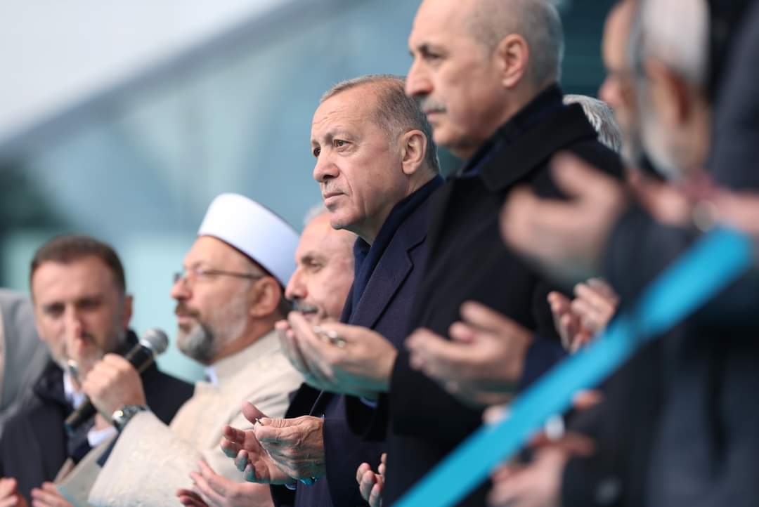 lebis6068's tweet photo. Biz, Din,Vatan,Millet aşkına durmadan,dinlenmeden  çalışıp çabalayan Ülkesini ve Islam ülkelerini korkusuzca savunan Adam gibi ADAM @RTErdogan 'ın yanında olmaktan gurur duyuyorum.🇹🇷🇹🇷🇹🇷
LA GALIBE İLLALLAH 

Şahan,imamoğlu,Cumhurbaşkanlığı,
KAZANACAĞIZ,Yeniden Refah,Oğana,Hakan https://t.co/4fBsQGqpCF