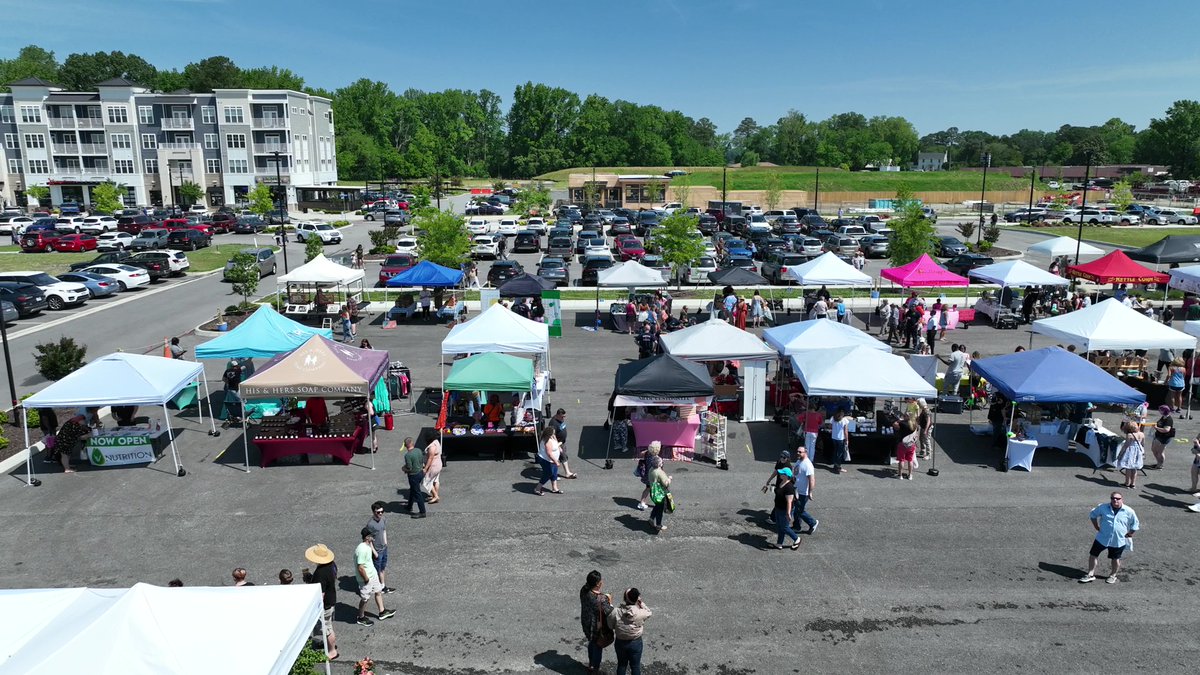BridgeportVA's tweet photo. Farmers Market opening day was a huge hit! Thanks to everyone who came out and enjoyed the beautiful weather with us. See you again in two weeks on June 11th

https://t.co/2hJaolZcfc

#farmersmarket #shoplocal #buylocal #eatlocal #suffolkva #supportlocal https://t.co/rXc4W1Fqju