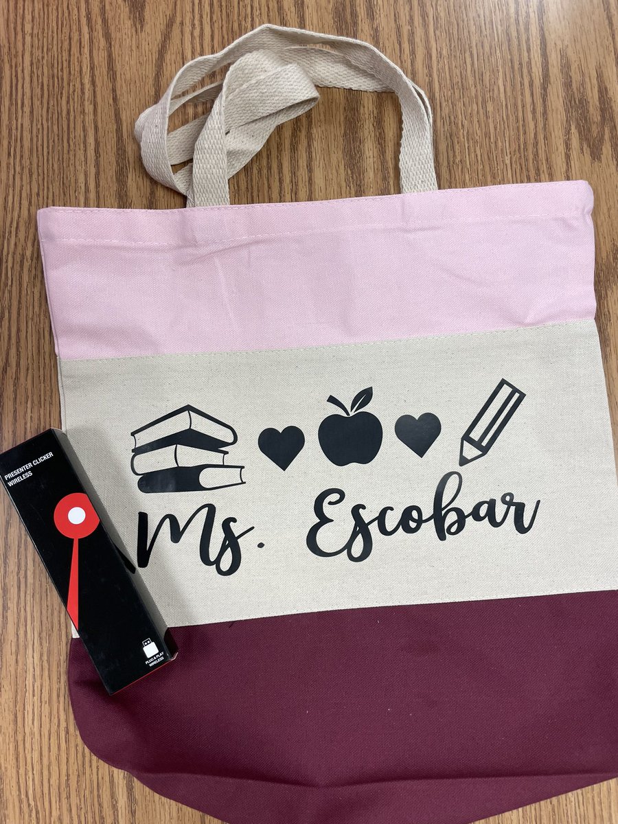 ms_sescobar's tweet photo. I’m feeling the love! ❤️ What an amazing way to start the week! Grateful for the sweetest students’ and amazing teachers I’ve had the  pleasure of working with. @MrsJenBCE @AziziJacinda https://t.co/5qzWZ3TG37