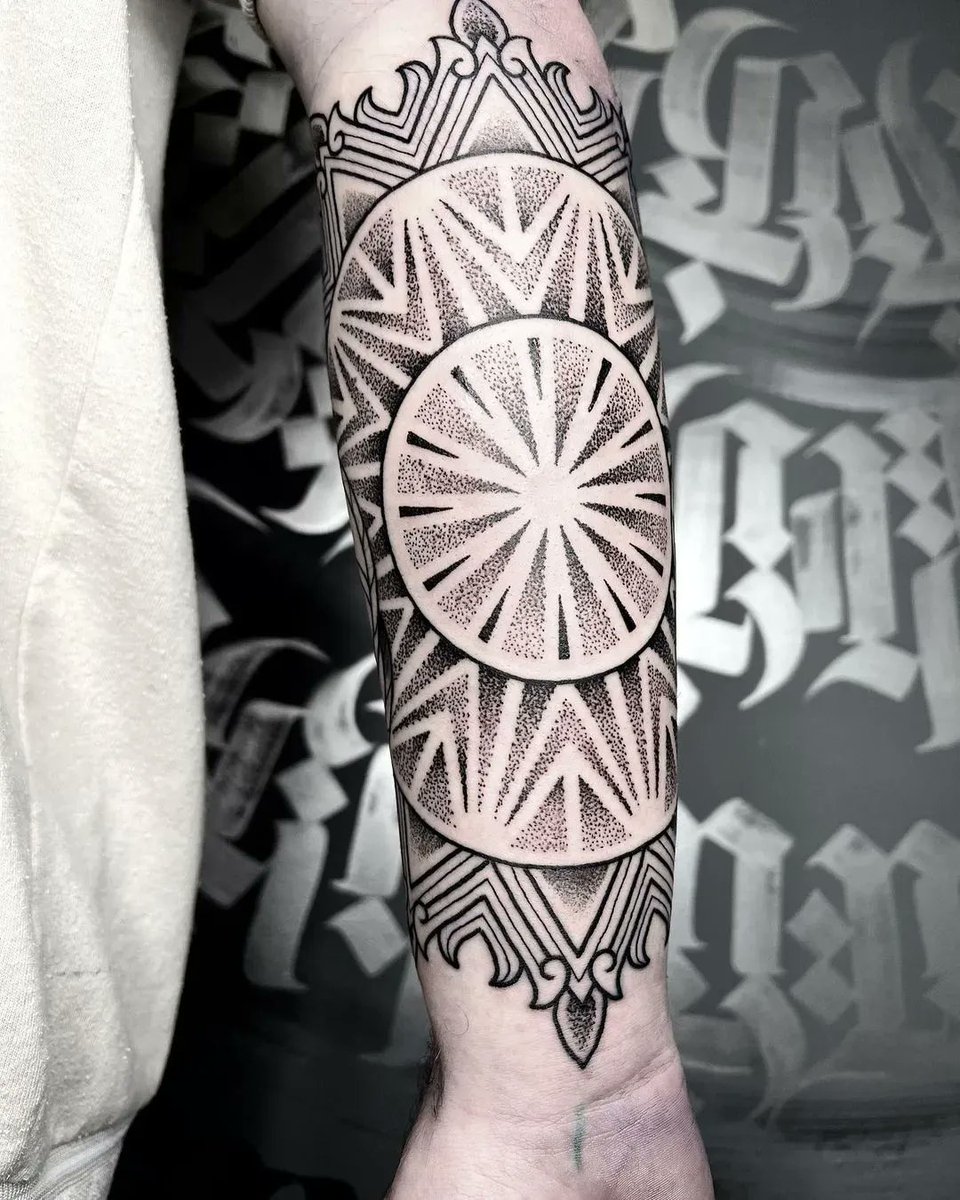 MagnumTattoo's tweet photo. Nice work from Kris Matthews done using #magnumtattoosupplies ππ»
.
.
#dotworktattoo #dotworker #tattoo #tattoos #dotworkbull #ornatetattoo #darktattoo #darkart #darkartists #blackworker #blackandgreytattoo #blackwork #uktta #tattooing
Instagram: k.matttattoo ππ» https://t.co/gYIR6szf9U
