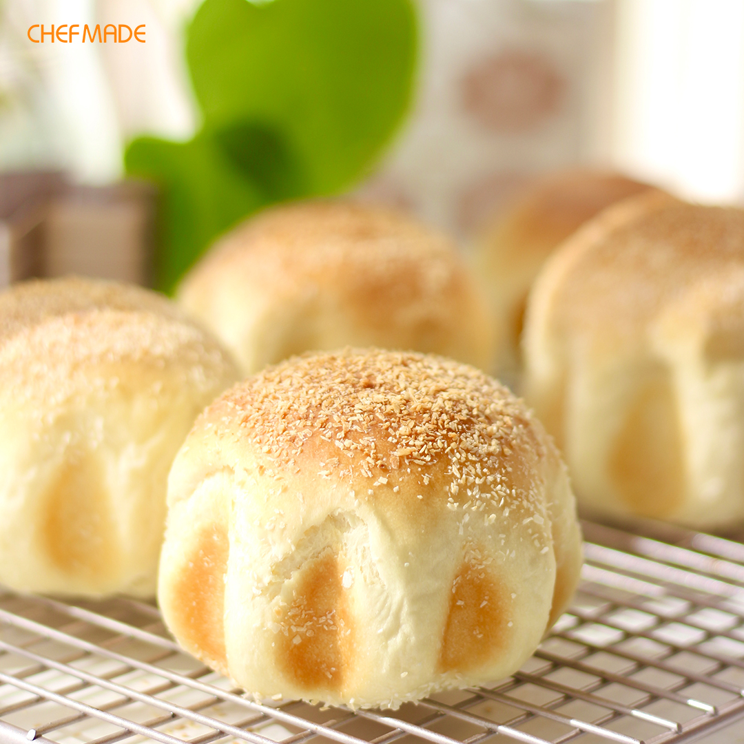 CHEFMADE_'s tweet photo. Shredded coconut bun.
PRODUCTS: CHEFMADE-Master Collection-WK9953
photo credits to：CHEFMADE-INFLUENCERS-biaohanrenshengbujieshi
#CHEFMADE #baking #hellokitty #mould #Kitchenware #KitchenTools #Dessert #Treats #Snacks https://t.co/5MdWD9BFdB