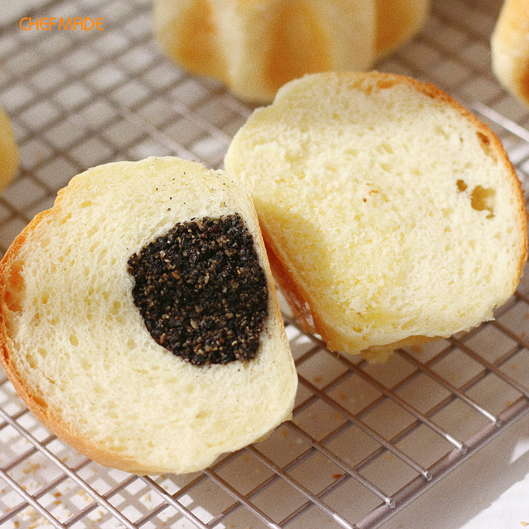 CHEFMADE_'s tweet photo. Shredded coconut bun.
PRODUCTS: CHEFMADE-Master Collection-WK9953
photo credits to：CHEFMADE-INFLUENCERS-biaohanrenshengbujieshi
#CHEFMADE #baking #hellokitty #mould #Kitchenware #KitchenTools #Dessert #Treats #Snacks https://t.co/5MdWD9BFdB