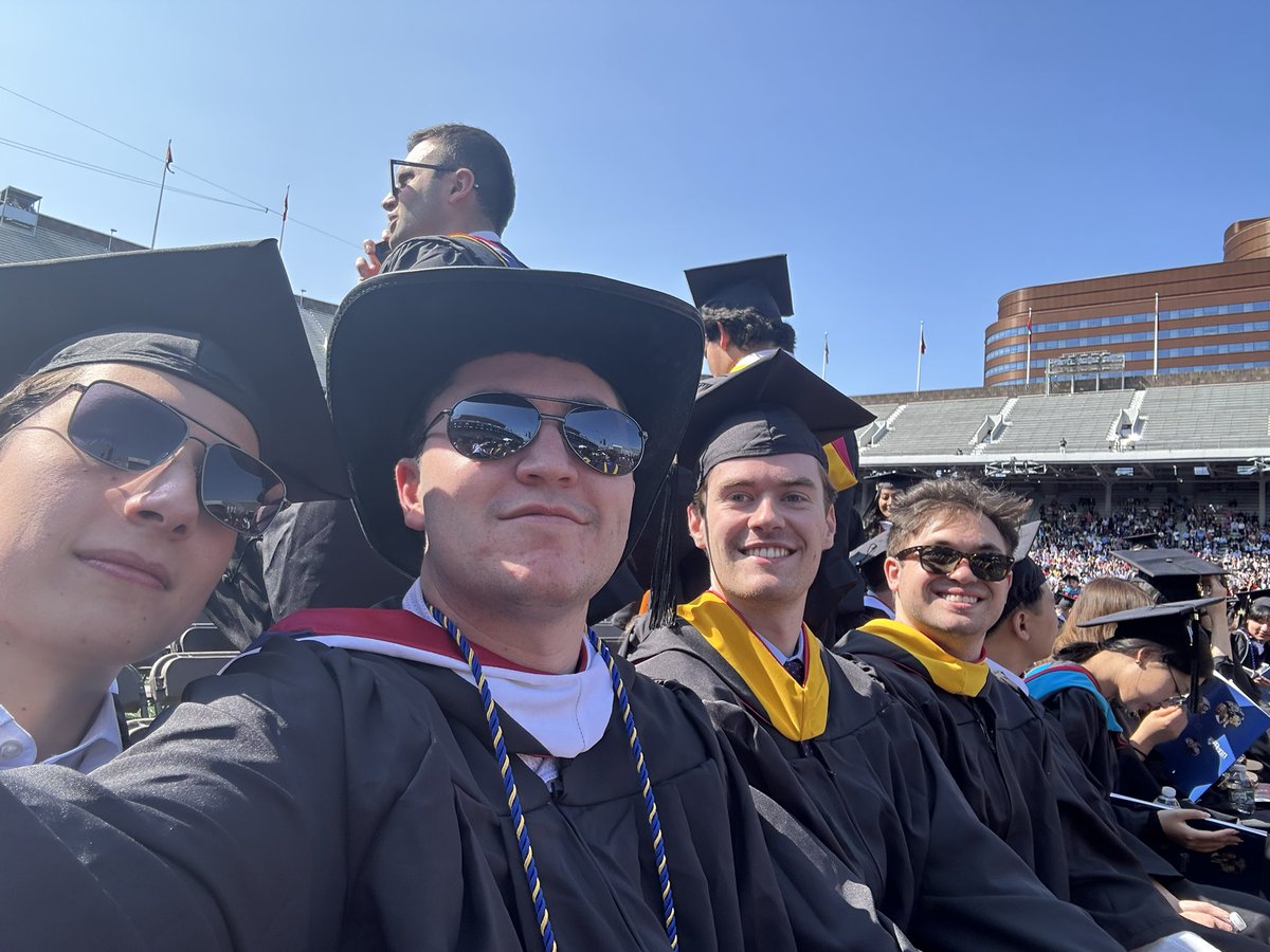 elotz17's tweet photo. I’m literally from suburban Philadelphia #PennGrad #BaedBoys https://t.co/MVKNvSonJr