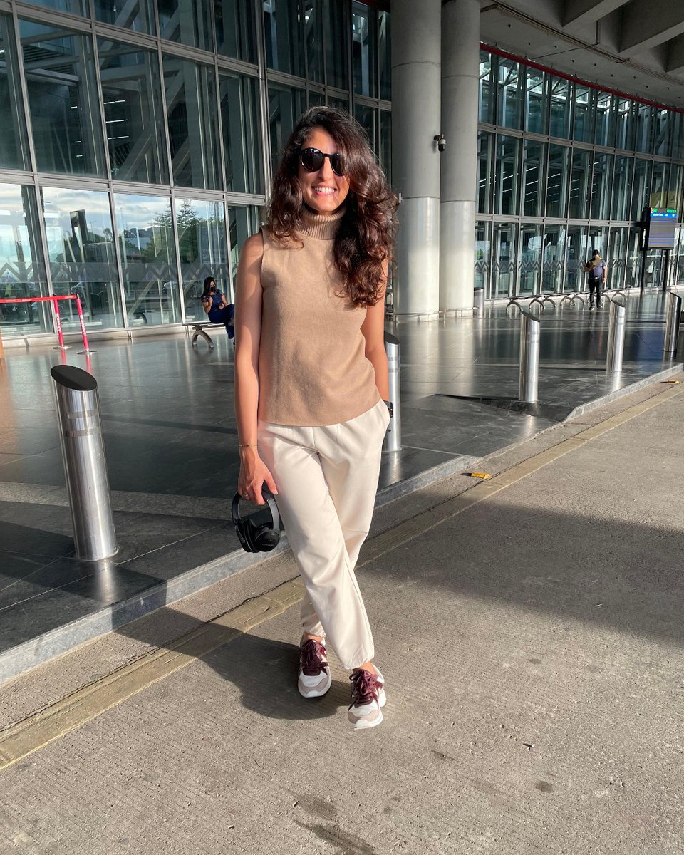 Those airport look 😝😝😝

#airportlook