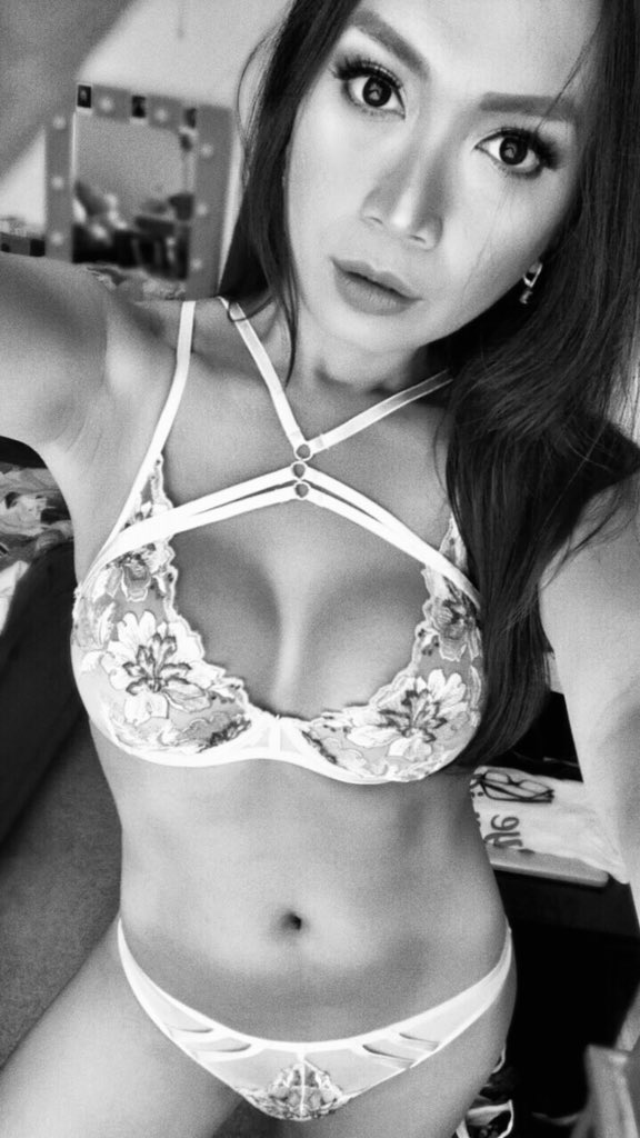 MimiGlamourTS on Twitter "Get naughty with me now on Live cam! Catch