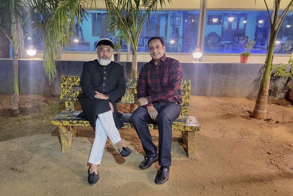 Princeofmoghals's tweet photo. Last night was a delightful meeting with Mr. K.R Sandeep Singh Chauhan, (IPS) Inspector-General of Police, Rajasthan at my official residence, Shamshabad. https://t.co/vOkIcHZd9d