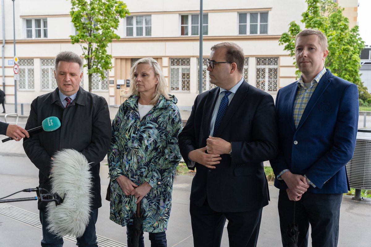 MKowalski_Posel's tweet photo. Dzisiaj w Gdyni podsumowaliśmy Konferencję Programową Prawo i Sprawiedliwość #ProgramowyUL. #KonkretnyProgram dla mieszkańców Pomorza i Polski. 800plus to inwestycja w przyszłość Polski, to 70 mld zł rocznie zasilających obieg gospodarczy, w tym gospodarkę woj. pomorskiego 🇵🇱👍 https://t.co/oq1GCt1m0R