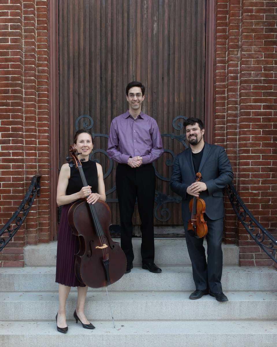 WETAClassical's tweet photo. Chiarina Chamber Players presents Ravel’s poetic and otherworldly trio, pairing with a late work of Schubert—one of the last he wrote—that expresses the extremes of lightheartedness and gravitas. On #FrontRowWashington, tonight at 9PM ET. https://t.co/pRAsoh6HAk