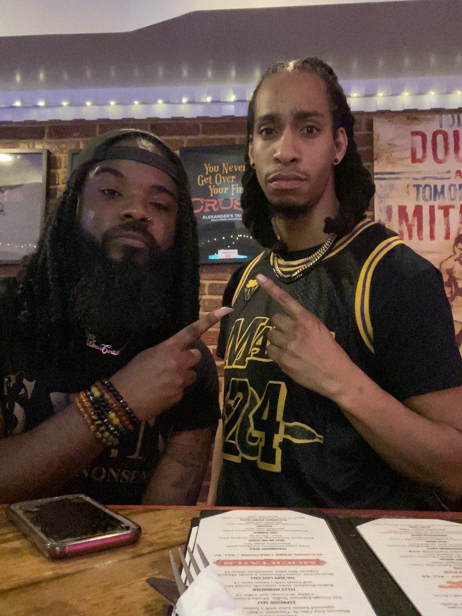 DeanCurtisDkc's tweet photo. Neva switchin’ sides we just switchin angles ! #DaOnes☝🏾 #BlackHeartMafia 🖤  @MasonWalls90 https://t.co/AtbV39TO2i