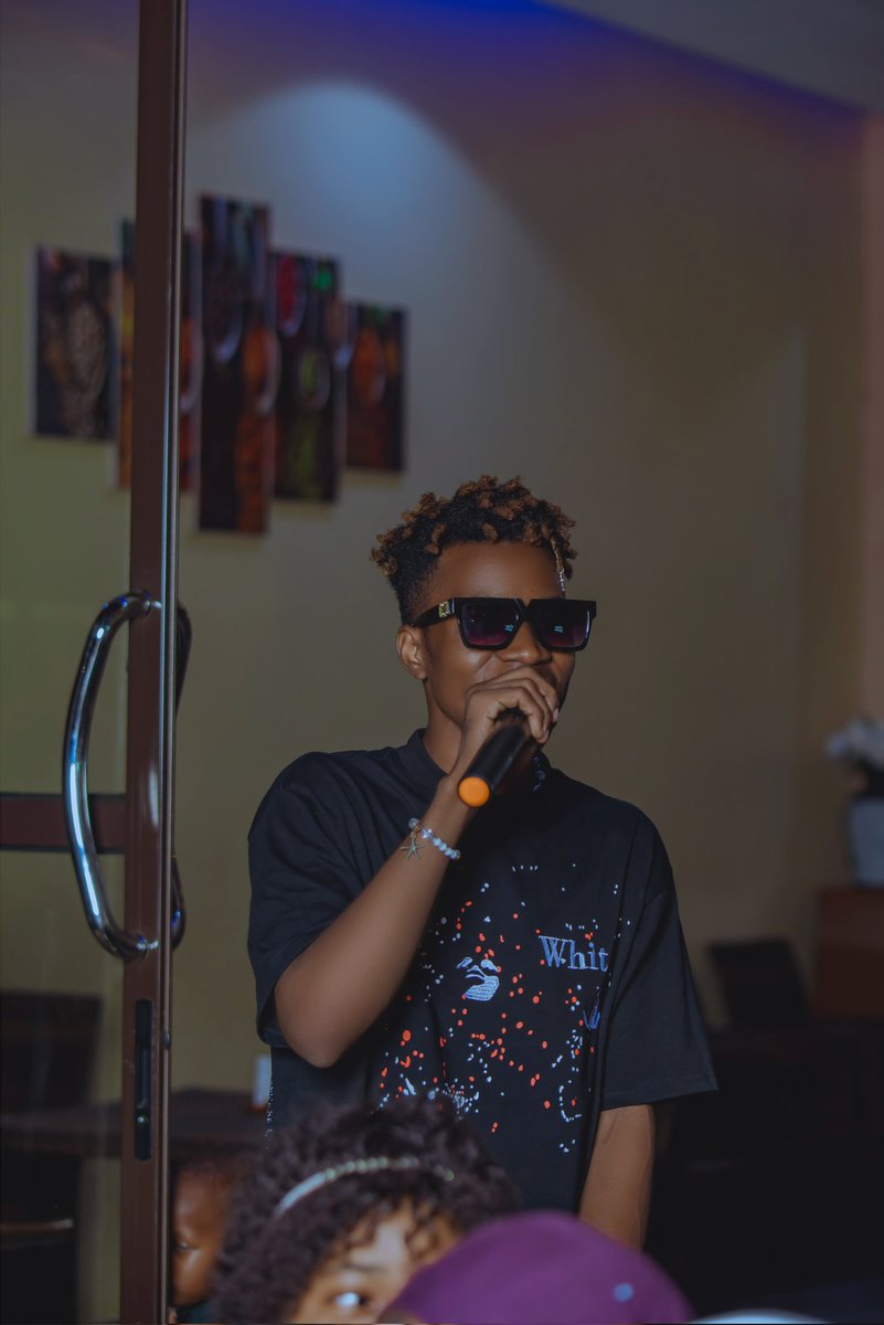 AcidicVokoz's tweet photo. Stepping out of comfort zone it's necessary for growth π»
Blessed New Week hustlers
#Sirisafe π₯Ή
We are @maurice_cakes
Inbox for sweet and yummy cakes and decoration πππ https://t.co/LgaXdCAsZJ