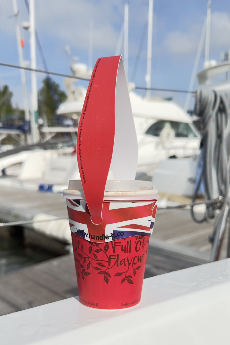 Even useful for the coffee run before sailing! #cupholder #cafe #coffee #coffeeholic #coffeelover #cup#fabproduct #souseful #usefulproduct #tea#festivaldrinkcarrier