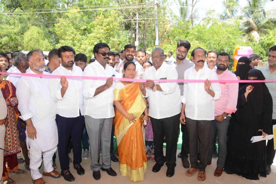 BvkSuda's tweet photo. Through #SUDA fund's Rs 80.Lakhs in KMC 8,12,13,43 Division's Inaugurated CC Roads by @puvvada_ajay @BvkSuda #Mayor @MC_Khammam Corporaters, Leader's and Officer's were Participated.
@KTRBRS @cdmatelangana @TelanganaCMO https://t.co/5ZBfIpP7ZT