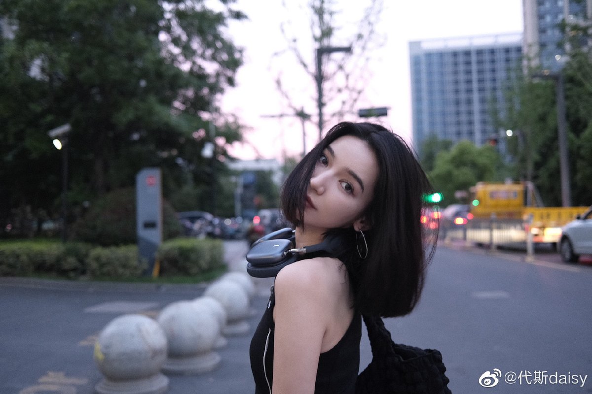 CNent on Twitter: "#DaiSi shares new snaps More - https://weibo.com/2007341923/4901697149208899