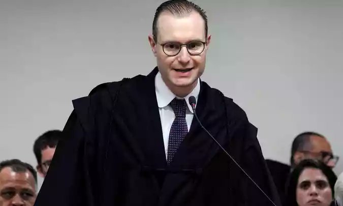 wmparente's tweet photo. A cada dia se consolidam mais as perspectivas de indicação de Cristiano Zanin pelo presidente Lula para a vaga no Supremo Tribunal Federal (STF). No meu novo artigo para o @EM_Com opino sobre as controvérsias e consequências da possível nomeação. Leia: https://t.co/9hZ2qiCAz8 https://t.co/AAXsteRITZ