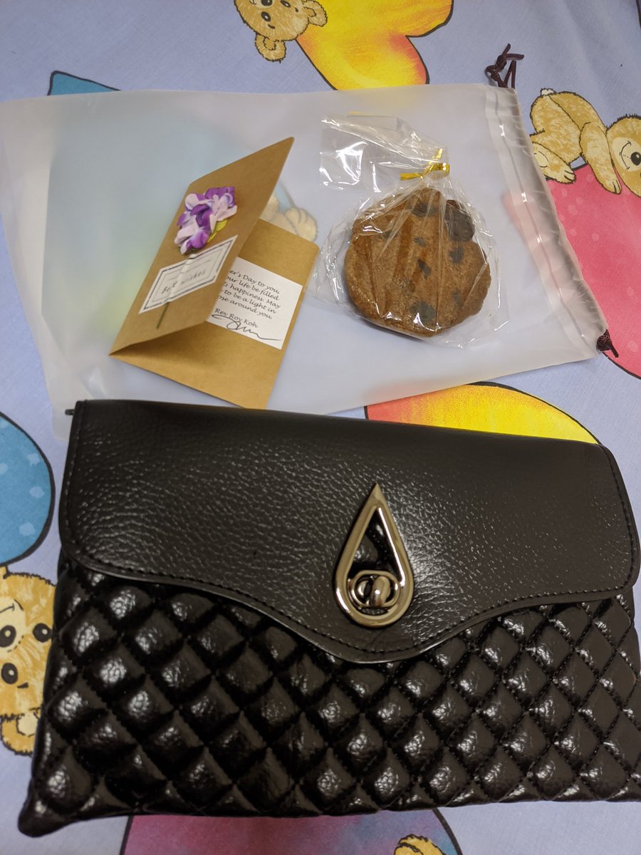 tefani97_12's tweet photo. mothers day gifts from kind person, thanks a lot https://t.co/LCDCnTHOk6