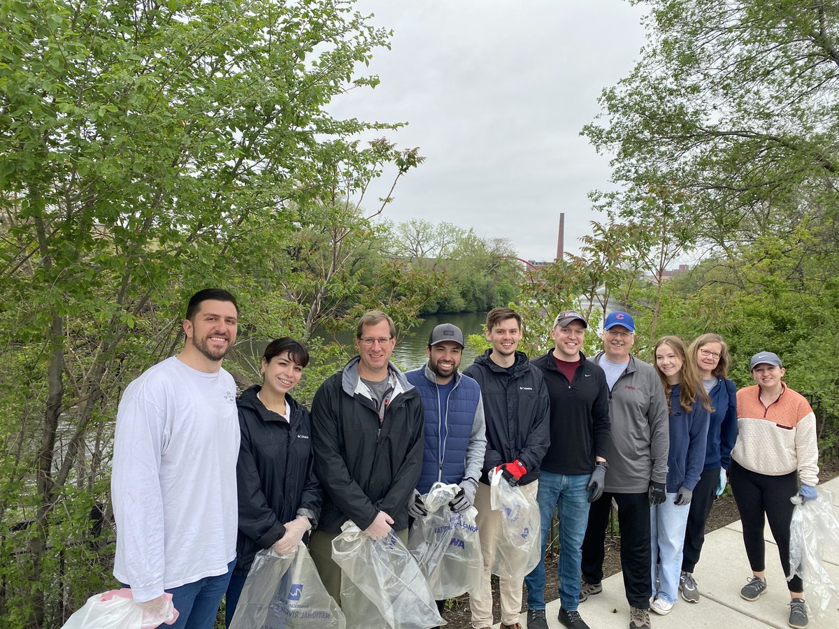 tgrwallc's tweet photo. TGRWA was happy to participate again in the annual Chicago River Day litter cleanup on May 13. Over 30 bags of litter were picked up during the morning!
#ChicagoRiverDay #ChicagoRiver https://t.co/jSz8oJYvF8
