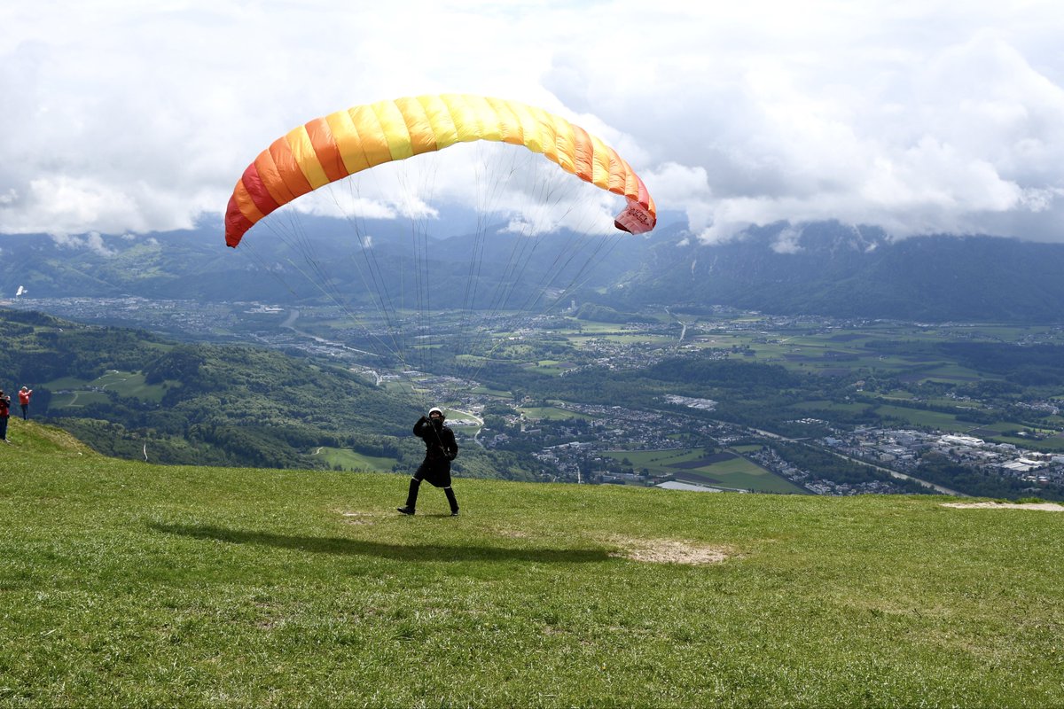 Great views from the Gaisberg above Salzburg a few minutes ago. The rain paused momentarily and now it’s a fine late afternoon. This guy wasn’t jumping. I’m not sure what he was doing TBH! Apart from being a handy prop 😀