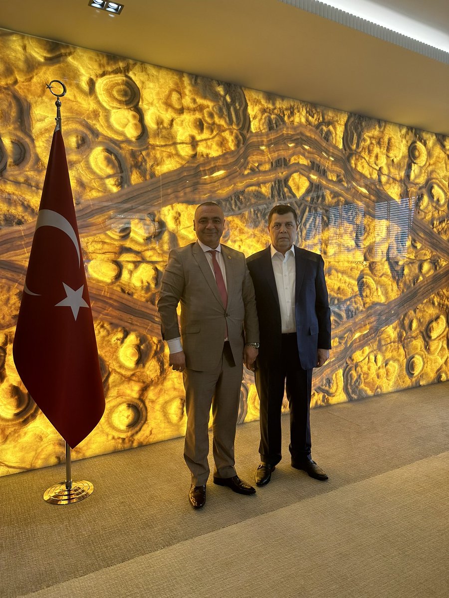 muratkocak77's tweet photo. EMEKÇİLERİMİZİN UMUDUSUNUZ İYİ Kİ VARSINIZ GENEL BAŞKANIMIZ SAYIN PEVRUL KAVLAK 

ÖLÜMÜNE YANINIZDAYIZ ÇOK DEĞERLİ LİDERİMİZ ÖNDERİMİZ GENEL BAŞKANIMIZ DÜNYA DURDUKÇA SİZDE İNŞALLAH GENEL BAŞKANIMIZ OLARAK BAŞIMIZDA DURURSUNUZ CENÂB-I ALLAHIM SİZE GÜÇ KUVVET SAĞLIK SIHHAT VERSİN https://t.co/afXYqNIaBG
