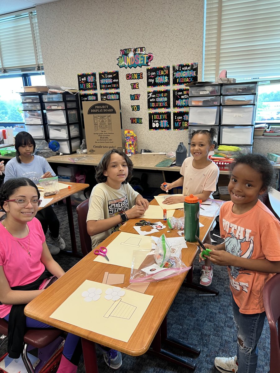 Our 1st graders and their 6th grade friends spent part of Friday making a craft for Mother's Day.   We hope everyone had an amazing weekend.  #DecaturProud