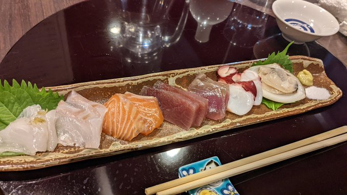 #このタグを見た人はカメラロールの中から美味しそうな画像を一枚写真を載せる
日本酒バー克さんの刺盛
味ついてるから醤油要らず 